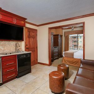 Luxury King Suite